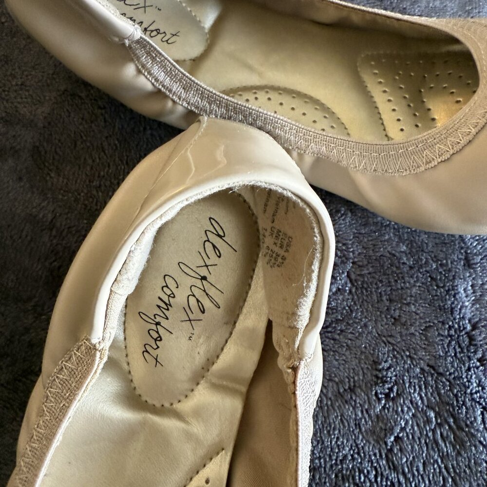 Woman's Comfort Ballet Flat, Nude faux leather combo with Patten tips, S8.5 - Picture 5 of 5